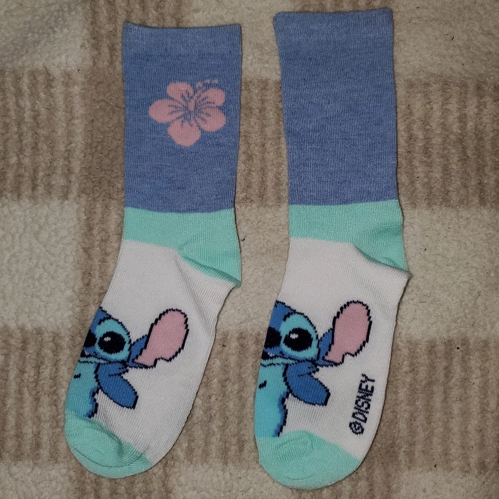 5 for $25 | NWT Disney Kids Stitch Hibiscus Flower Crew Socks (1 Pair)